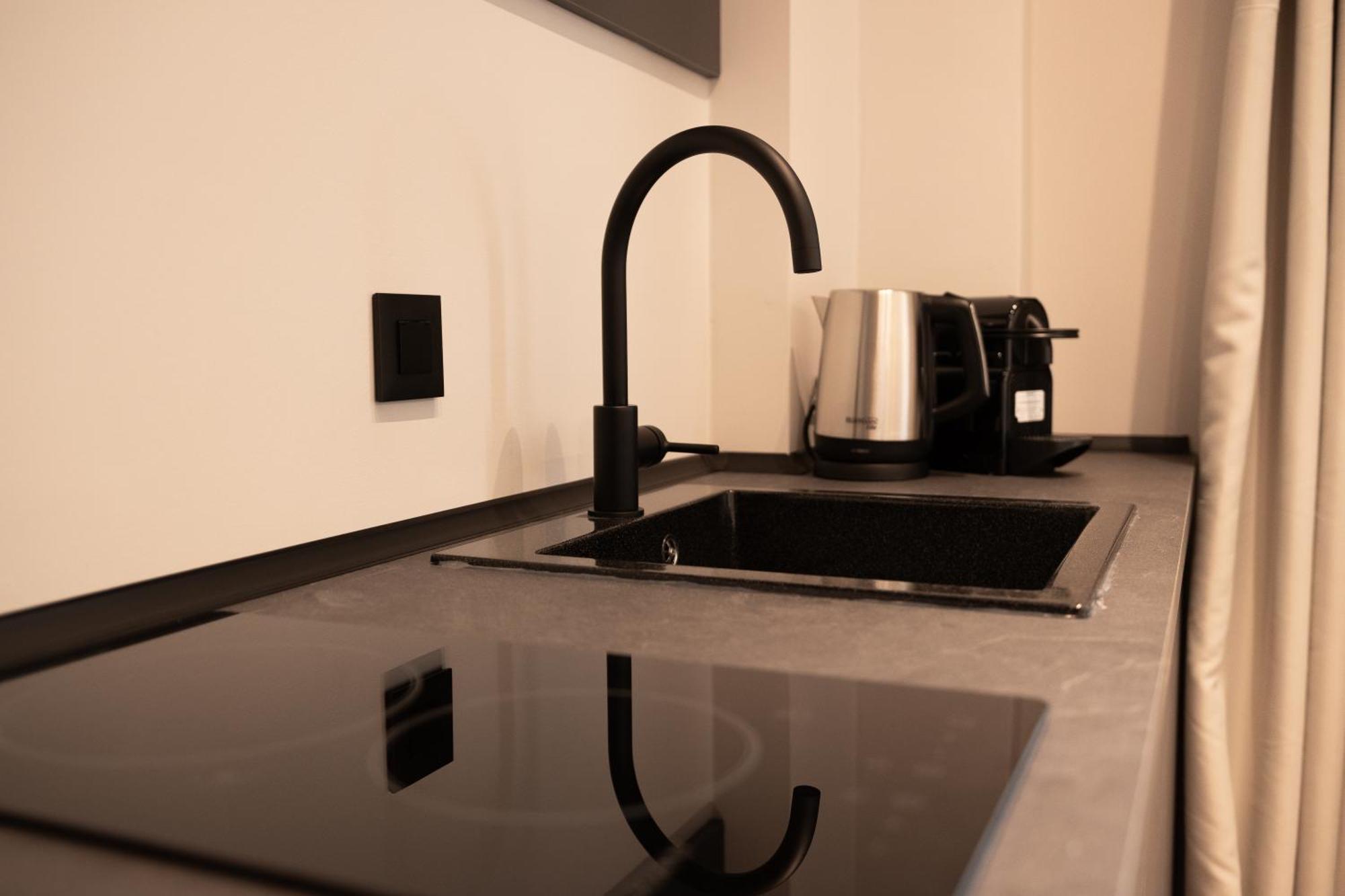 Taskou Luxury Suites テッサロニキ エクステリア 写真